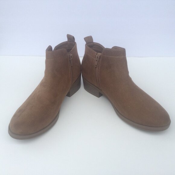 Time  & Tru Boots Sz 8.5 Womens Brown Ankle-high Memory Foam Zip Sides Excellent - Picture 7 of 13